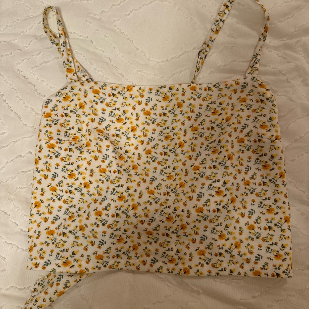 Floral Hollister top